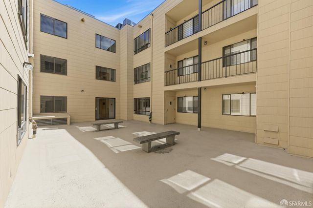 1461 Broadway Street 405, San Francisco, CA 94109