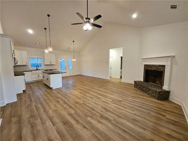 2209 Shady Grove Road, Carrollton, GA 30116
