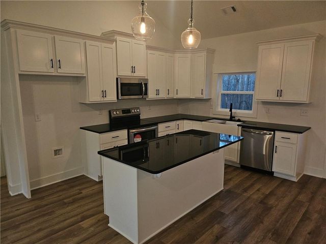 2209 Shady Grove Road, Carrollton, GA 30116