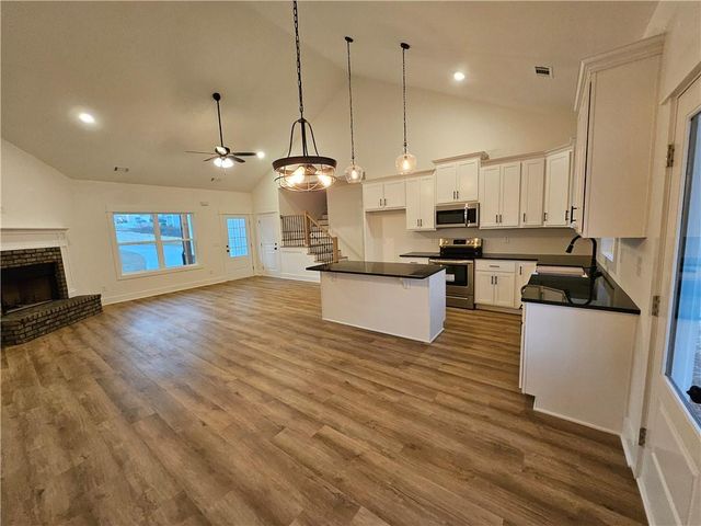 2209 Shady Grove Road, Carrollton, GA 30116