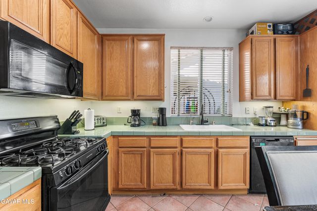 18604 Eos Lane, Canyon Country, CA 91351