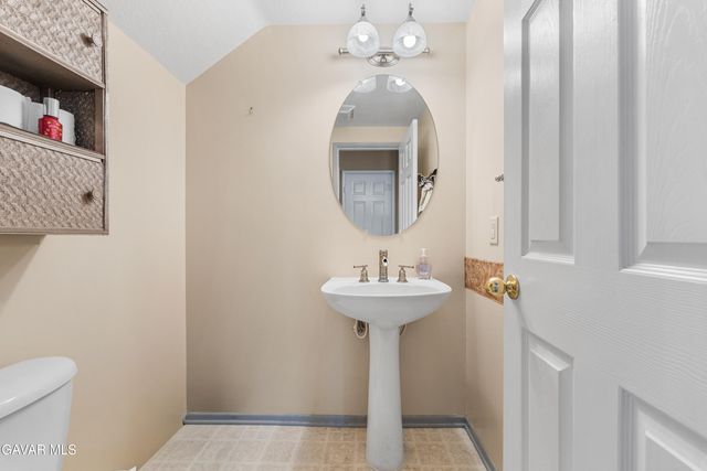 18604 Eos Lane, Canyon Country, CA 91351