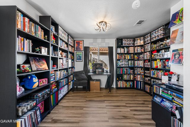 18604 Eos Lane, Canyon Country, CA 91351