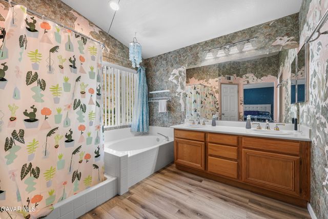 18604 Eos Lane, Canyon Country, CA 91351