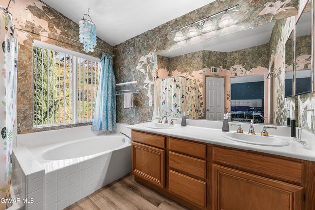 18604 Eos Lane, Canyon Country, CA 91351