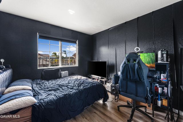 18604 Eos Lane, Canyon Country, CA 91351