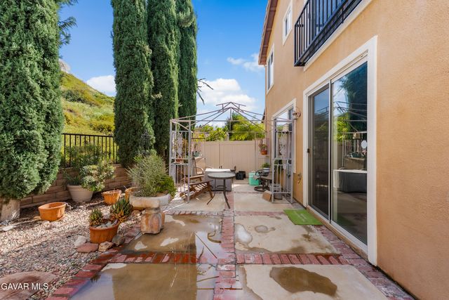 18604 Eos Lane, Canyon Country, CA 91351