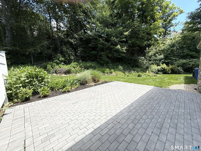 46 Kneen St Extension, Shelton, CT 06484