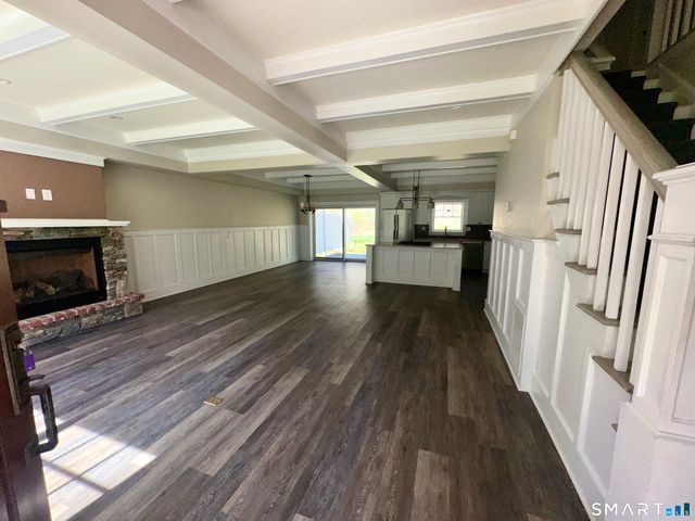 46 Kneen St Extension, Shelton, CT 06484