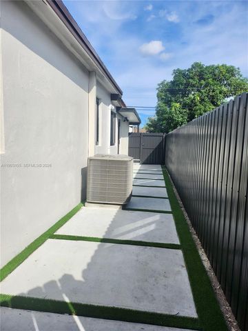 201 SW 62nd Ave, Miami, FL 33144