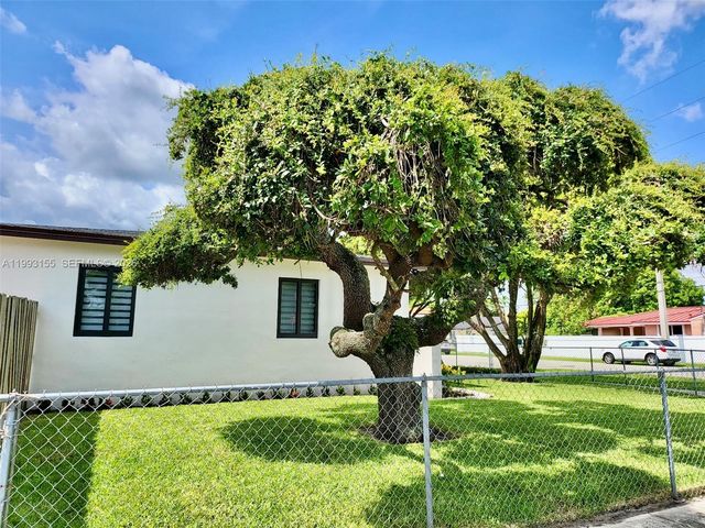 201 SW 62nd Ave, Miami, FL 33144