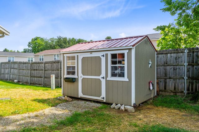 482 Oak Lawn Drive 482 Oak Lawn Drive, Fairborn, OH 45324