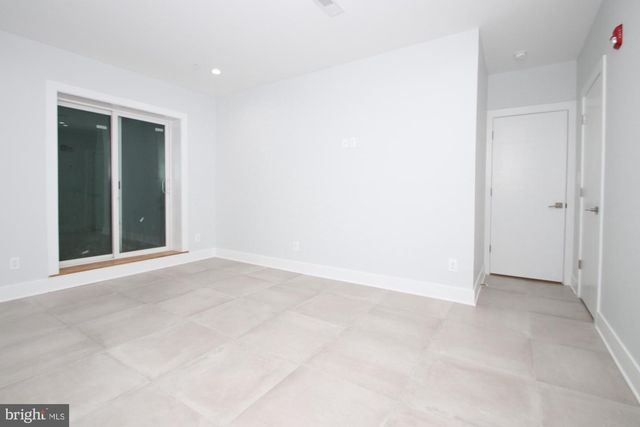 810 N UBER ST, Philadelphia, PA 19130
