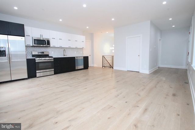 810 N UBER ST, Philadelphia, PA 19130