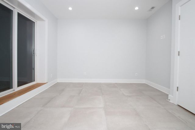 810 N UBER ST, Philadelphia, PA 19130