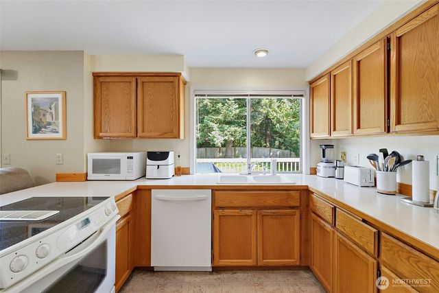 1105 SW 352nd Street, Federal Way, WA 98023