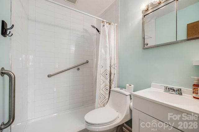 18 Compton Drive, Asheville, NC 28806