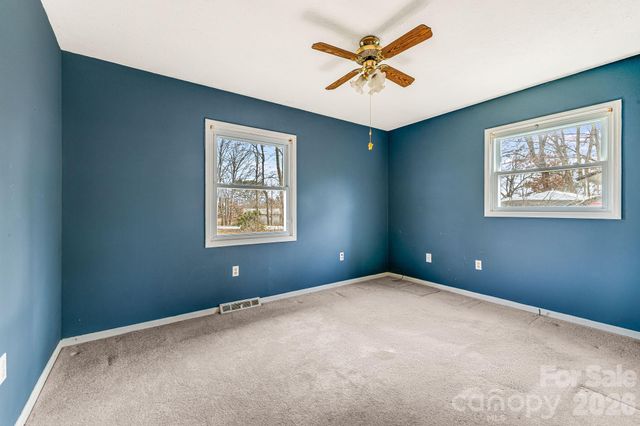 18 Compton Drive, Asheville, NC 28806