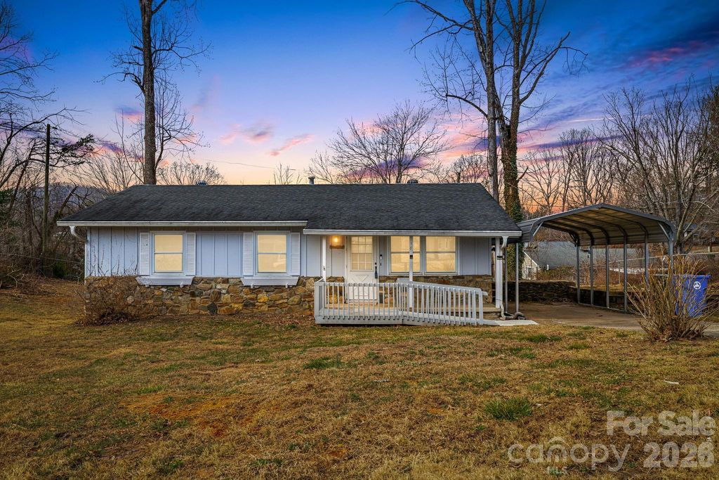18 Compton Drive, Asheville, NC 28806
