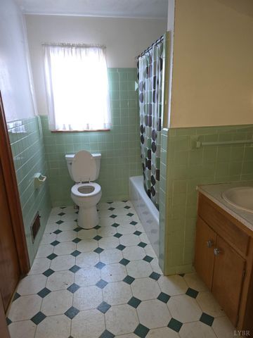 15917 Moneta Road, Moneta, VA 24121