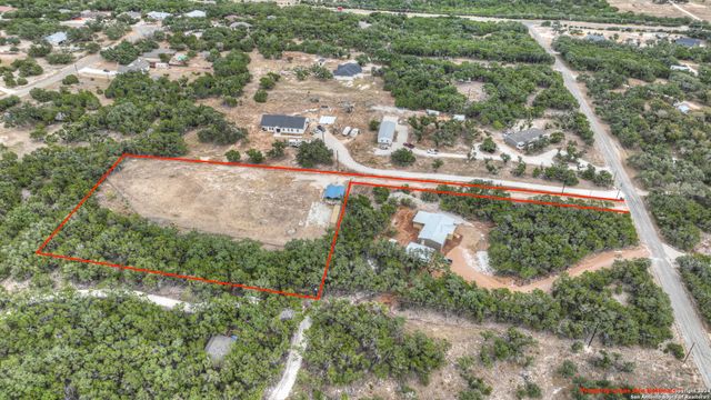 306 LAKEWOOD CT, Canyon Lake, TX 78133