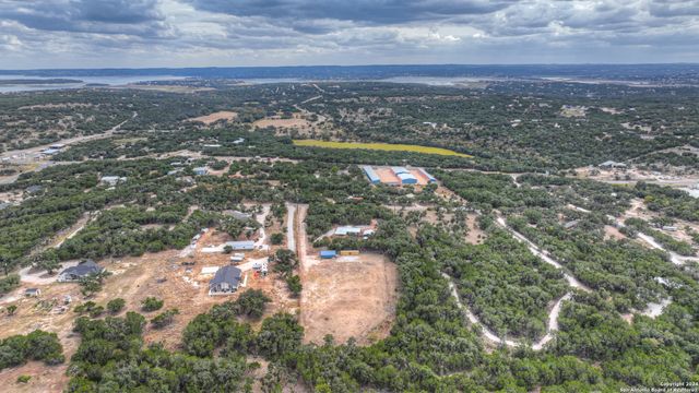 306 LAKEWOOD CT, Canyon Lake, TX 78133