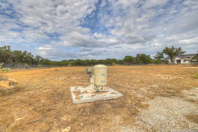 306 LAKEWOOD CT, Canyon Lake, TX 78133