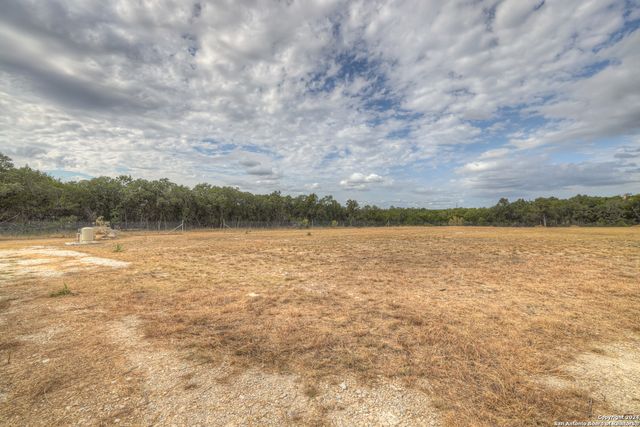 306 LAKEWOOD CT, Canyon Lake, TX 78133