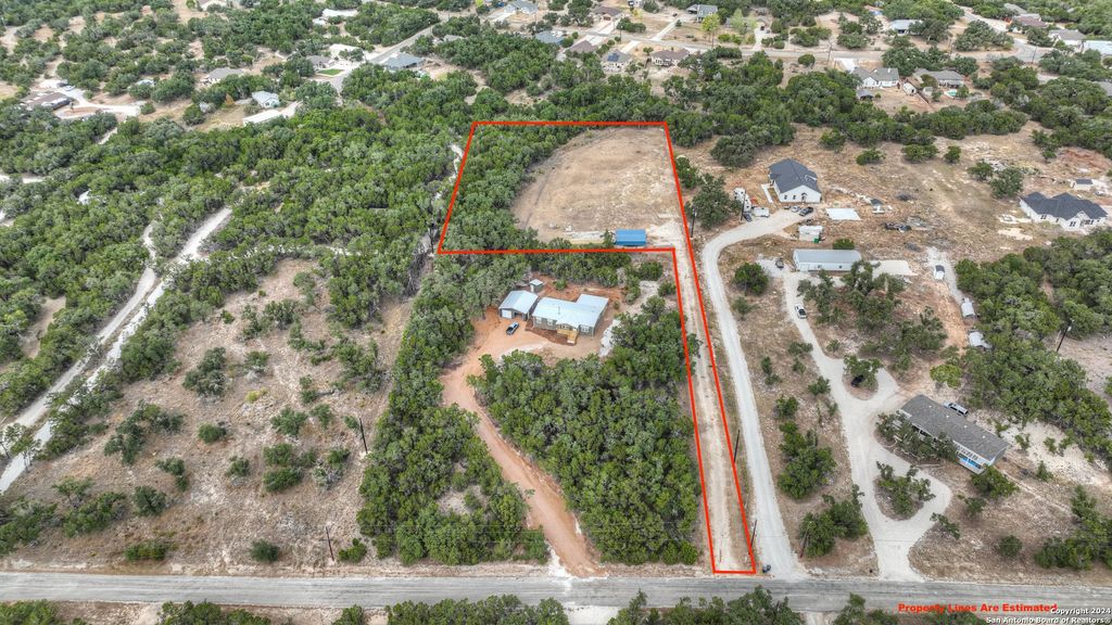 306 LAKEWOOD CT, Canyon Lake, TX 78133