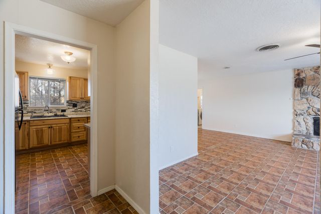 403 Valle Grande Drive SW, Los Lunas, NM 87031