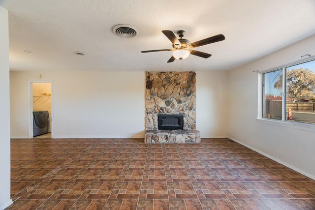 403 Valle Grande Drive SW, Los Lunas, NM 87031