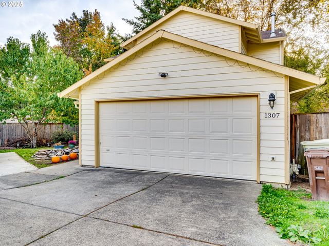 1307 Se 61ST Pl, Hillsboro, OR 97123