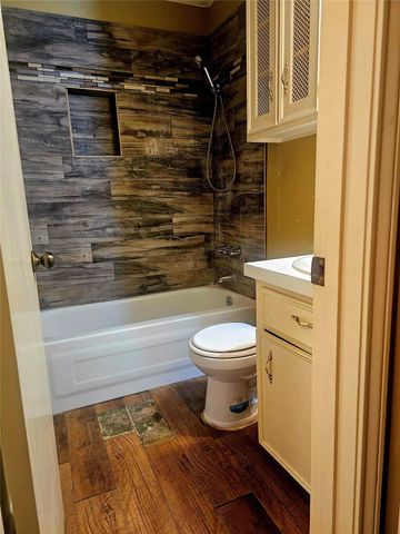 315 University Street, Wharton, TX 77488