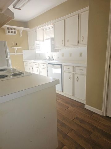 315 University Street, Wharton, TX 77488