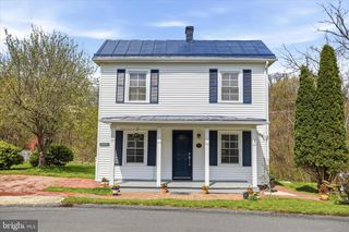 130 N HIGH ST, Edinburg, VA 22824