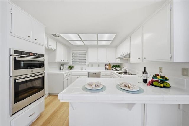 1083 Windermere Ave, Roseville, CA 95678