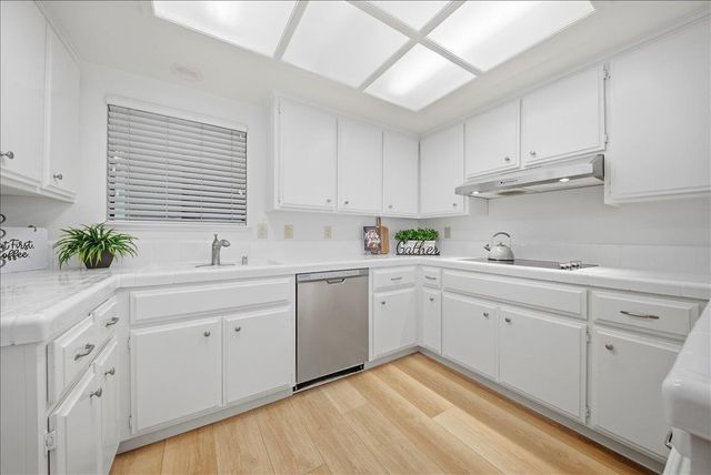 1083 Windermere Ave, Roseville, CA 95678