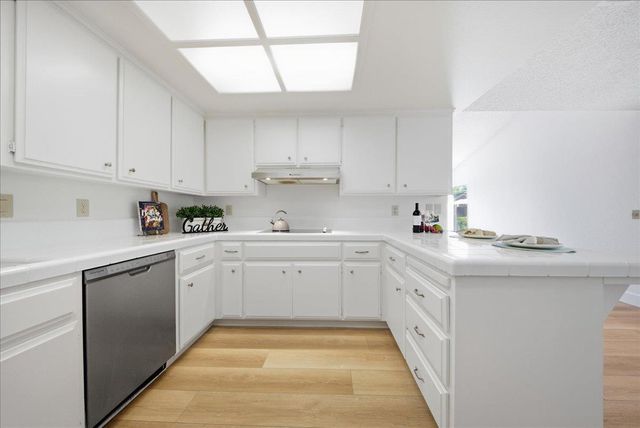 1083 Windermere Ave, Roseville, CA 95678