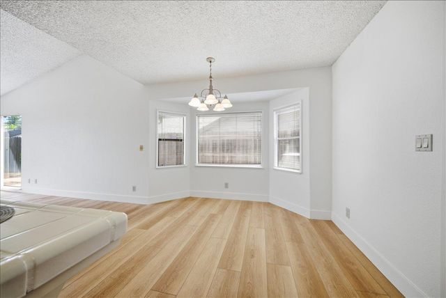 1083 Windermere Ave, Roseville, CA 95678