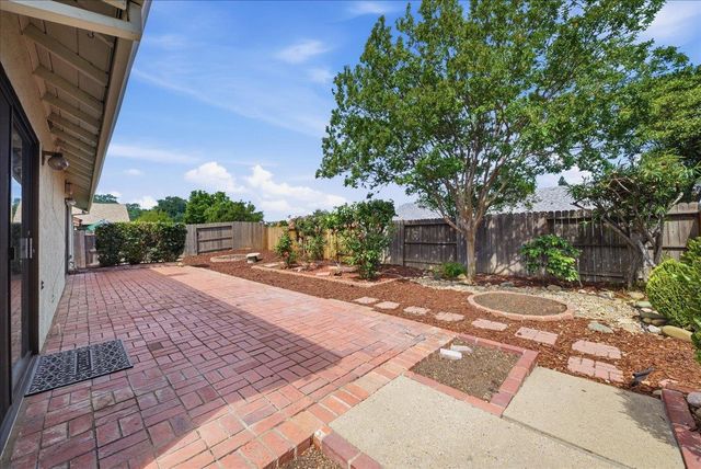 1083 Windermere Ave, Roseville, CA 95678