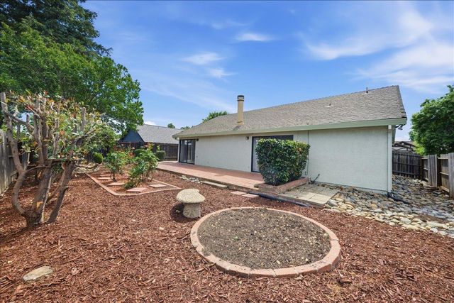 1083 Windermere Ave, Roseville, CA 95678