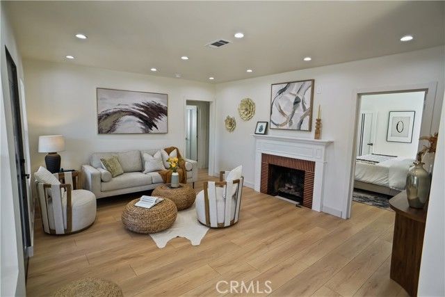 1636 N Buena Vista, Burbank, CA 91505