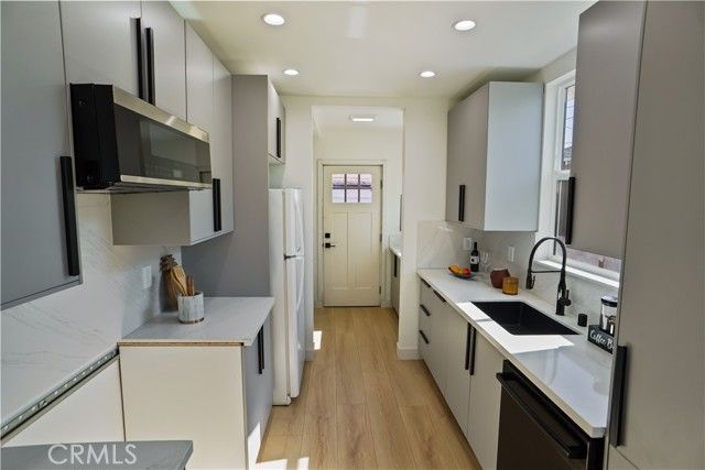 1636 N Buena Vista, Burbank, CA 91505