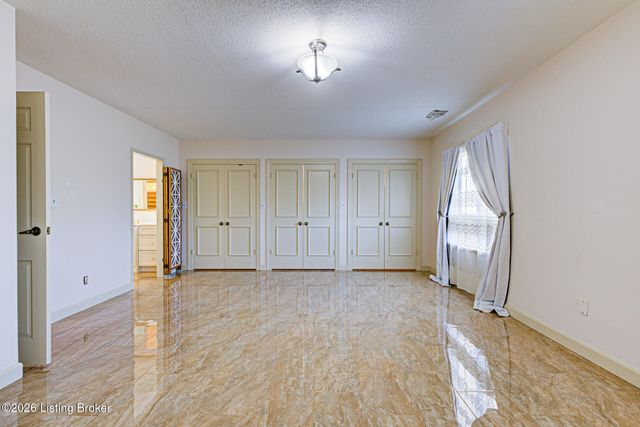 5100 US Hwy 42 632, Louisville, KY 40241