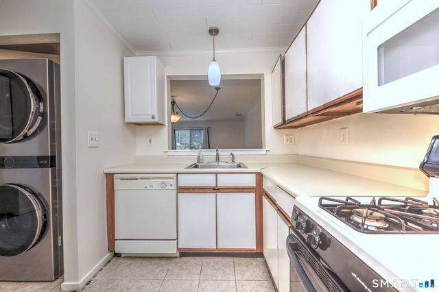 60 Coleman Street B12, East Haven, CT 06512