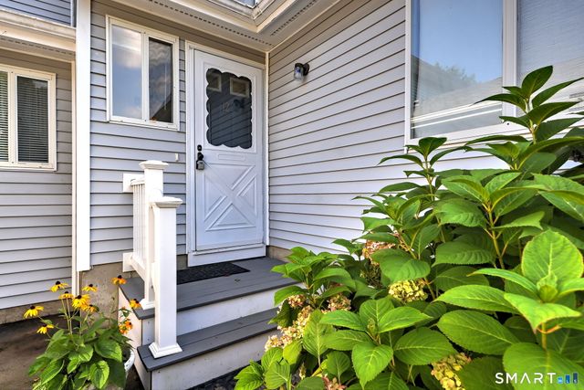 60 Coleman Street B12, East Haven, CT 06512
