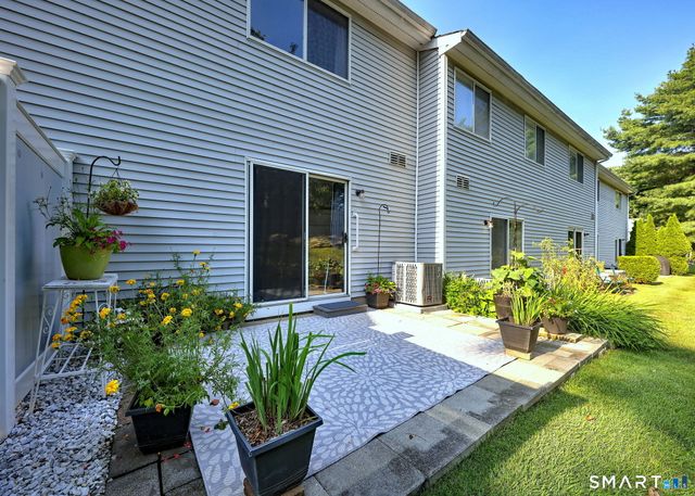 60 Coleman Street B12, East Haven, CT 06512