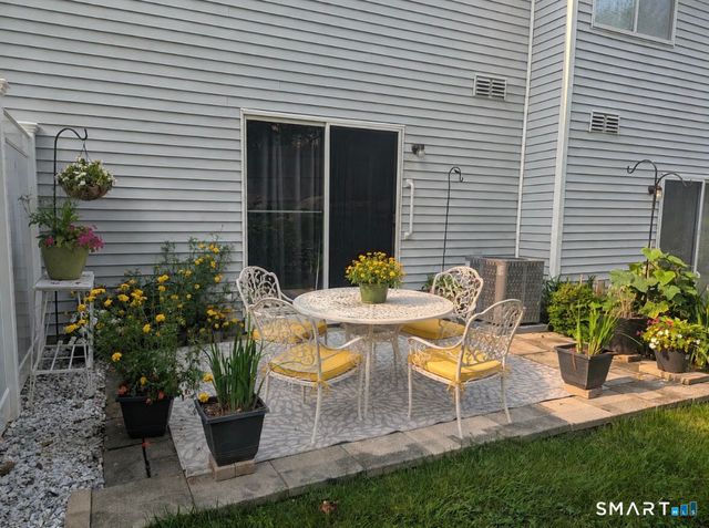 60 Coleman Street B12, East Haven, CT 06512