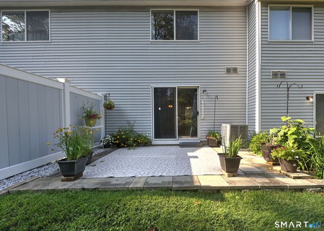 60 Coleman Street B12, East Haven, CT 06512