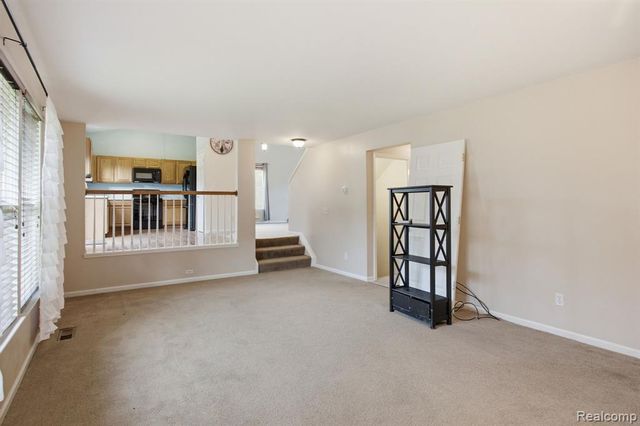 866 Canyon Creek Drive, Holly, MI 48442